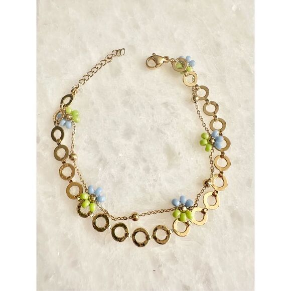 Delicate light blue and green beaded flower chain bracelet - Picture 1 of 2